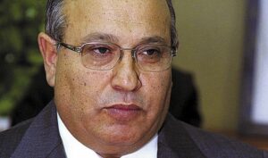 Tidligere Mossad-sjef Meir Dagan har tidligere lekket sin motstand mot Iran-angrep til mediene. Nå snakker han åpent ut. (Foto: GPO)