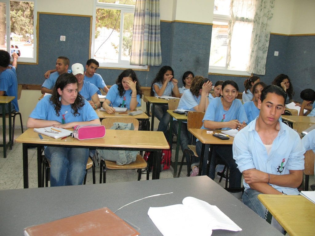 En klasse på Mar Elias videregående skole. (Foto: James Emery, flickr.com)