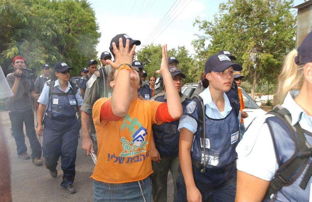 Evakueringen av bosetningen Ganei Tan på Gaza-stripen, sommeren 2005. (Illustrasjon: IDF, flickr.com)