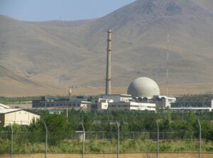 Den iranske tungtvannsreaktoren IR-40 i Arak (Foto: Wikimedia Commons)
