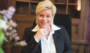 Finansminister Siv Jensen varsler en ny stortingsmelding om Oljefondet til våren. Der vil hun "komme med en anbefaling knyttet til hva jeg mener vil være riktig praksis for å håndtere etiske retningslinjer". Forhåpentlig kan det også påvirke hvordan Etikkrådet leser folkeretten og Midtøsten-kartet. (Foto: Rune Kongsro)