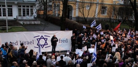 Fra MIFFs støttemarkering for Israel i november 2012. (Arkivfoto: MIFF)