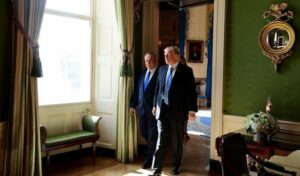 Trump kutter ikke i den militære bistanden til Netanyahu og Israel. Her fra et møte i Det hvite hus. (Foto: Avi Ohayon/Flickr)