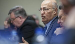 Den palestinske politikeren Nabil Shaath avviser kontant kravet fra Trump. (Foto: Mazur/catholicnews.org.uk)