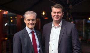 Ap-leder Jonas Gahr Støre og påtroppende LO-leder Hans-Christian Gabrielsen. (Foto: Arbeiderpartiet, flickr)