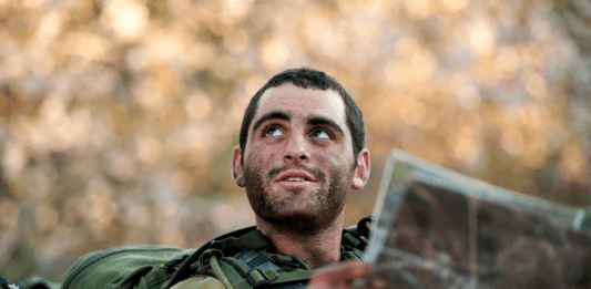 Talsmann for Breaking the Silence, Dean Issacharoff, under sin tjenestetid I forsvaret. (Foto: Breaking the Silence)