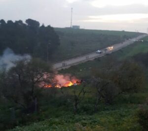 Dette skal være stedet hvor et israelsk F-16 jagerfly styrtet etter å ha blitt truffet av syrisk luftvern. (Foto: Israelske medier)